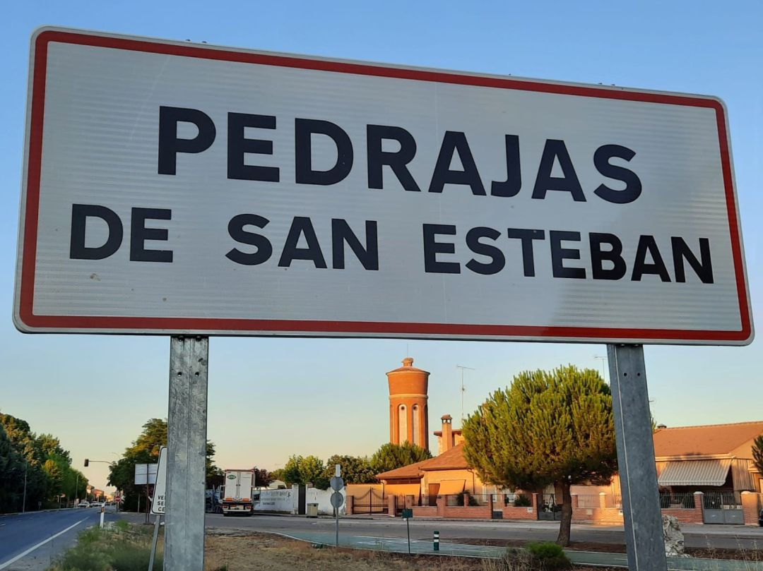 Entrada al municipio de Pedrajas de San Esteban. Entrada al municipio de Pedrajas de San Esteban.