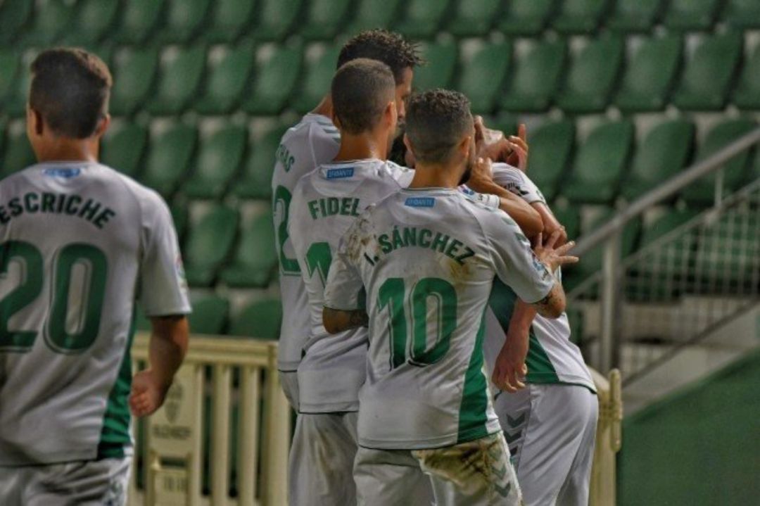 Jugadores del Elche celebran un gol. Jugadores del Elche celebran un gol.