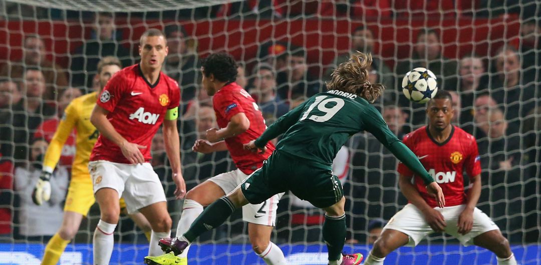Luka Modric marca un gran gol al Manchester United en 2013 Luka Modric marca un gran gol al Manchester United en 2013