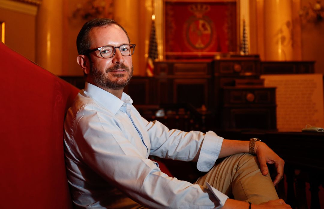 El portavoz del Grupo Popular en el Senado, Javier Maroto, posa tras una entrevista para Europa Press en la Cámara Alta, en Madrid, este domingo. El portavoz del Grupo Popular en el Senado, Javier Maroto, posa tras una entrevista para Europa Press en la Cámara Alta, en Madrid, este domingo.