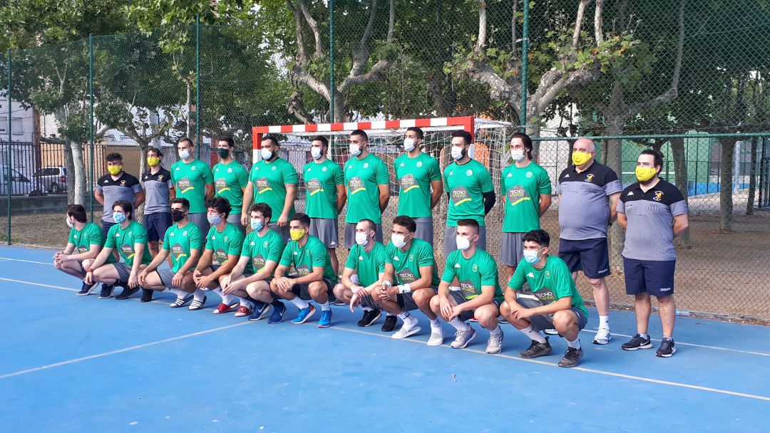 La plantilla del BlasGon y CERES durante su primera jornada de entrenamientos. La plantilla del BlasGon y CERES durante su primera jornada de entrenamientos.