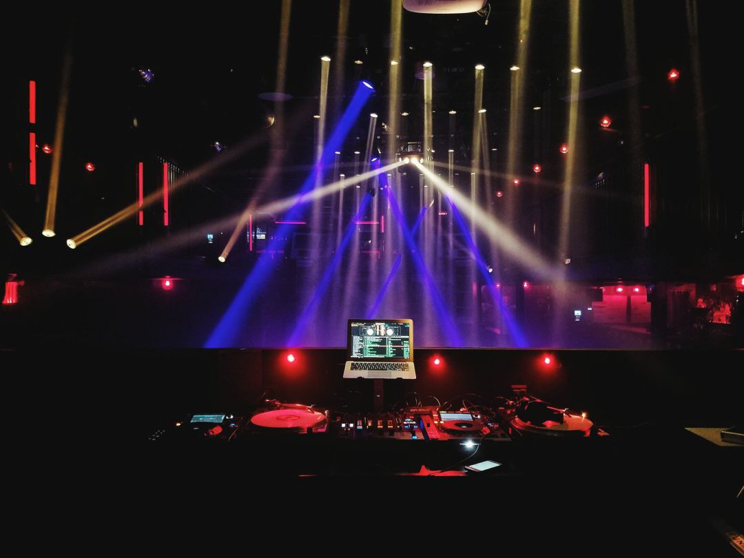 Espacio de ocio en una discoteca. Espacio de ocio en una discoteca.