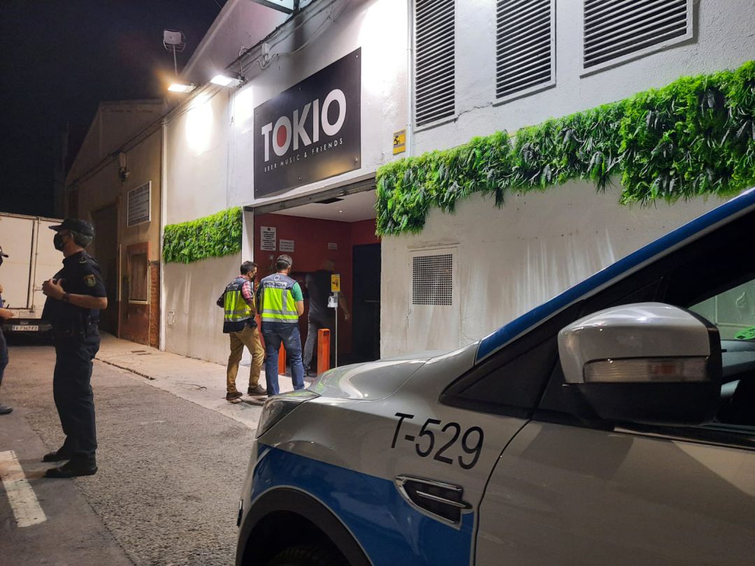 La Policía de la Generalitat se ha desplegado este fin de semana para garantizar que se cumplen las medidas de seguridad para evitar contagios por coronavirus. La Policía de la Generalitat se ha desplegado este fin de semana para garantizar que se cumplen las medidas de seguridad para evitar contagios por coronavirus.