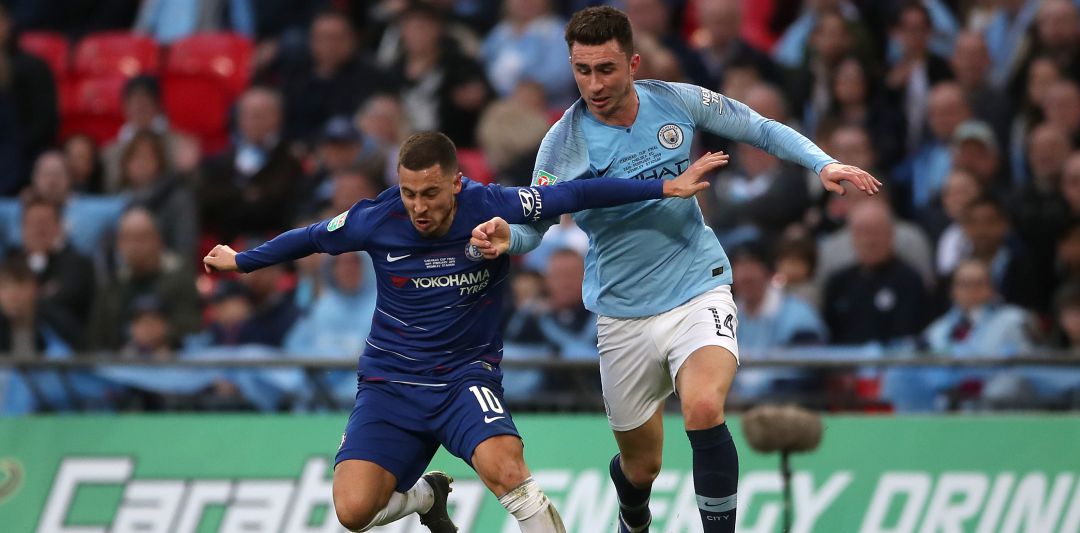 Eden Hazard, durante un partido con Aymerick Laporte Eden Hazard, durante un partido con Aymerick Laporte