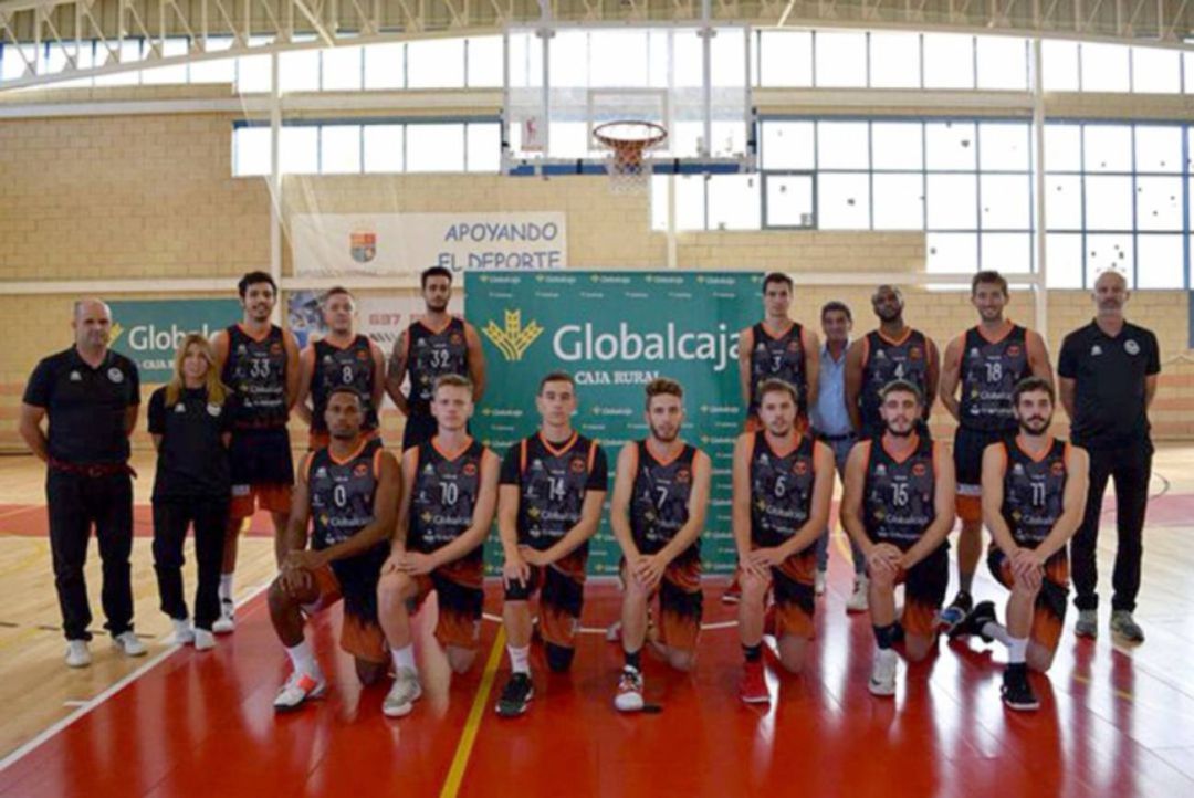 Foto de archivo: equipo 2019-2020 Foto de archivo: equipo 2019-2020