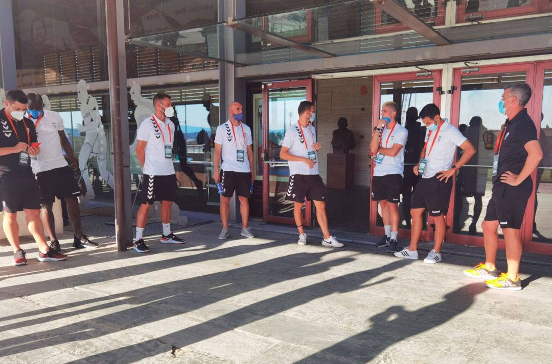Jugadores del Alcoyano en las instalaciones de la Ciudad del Fútbol de Las Rozas Jugadores del Alcoyano en las instalaciones de la Ciudad del Fútbol de Las Rozas