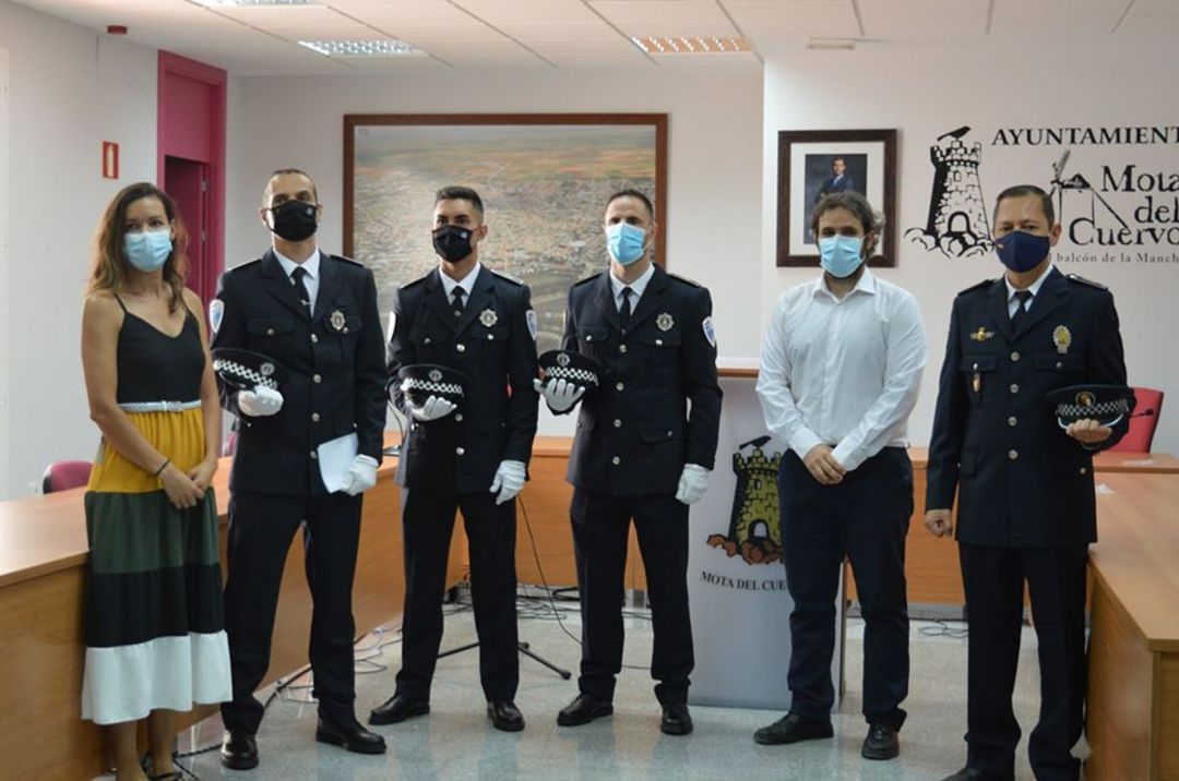 Imagen de la toma de posesión de los 3 nuevos policías Imagen de la toma de posesión de los 3 nuevos policías