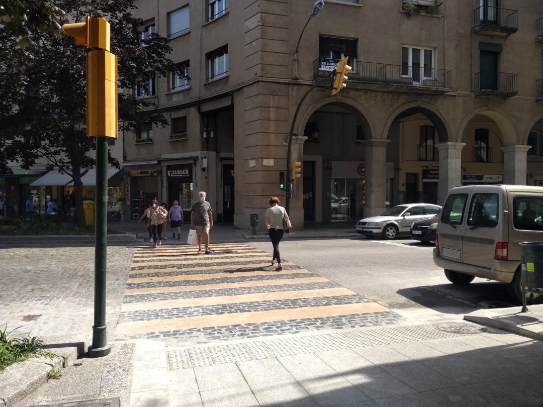 Un carrer del centre de Girona. Un carrer del centre de Girona.