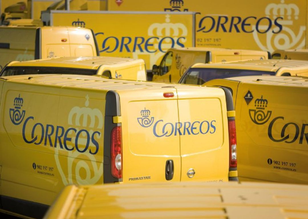 Investigan a una repartidora de correos por tirar 150 cartas a un contenedor Investigan a una repartidora de correos por tirar 150 cartas a un contenedor