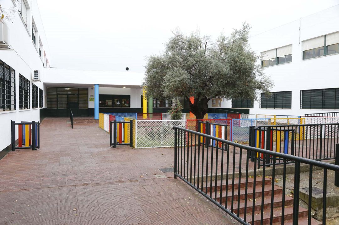 Colegio 'El Olivo' de Mairena del Aljarafe (Sevilla). Colegio 'El Olivo' de Mairena del Aljarafe (Sevilla).