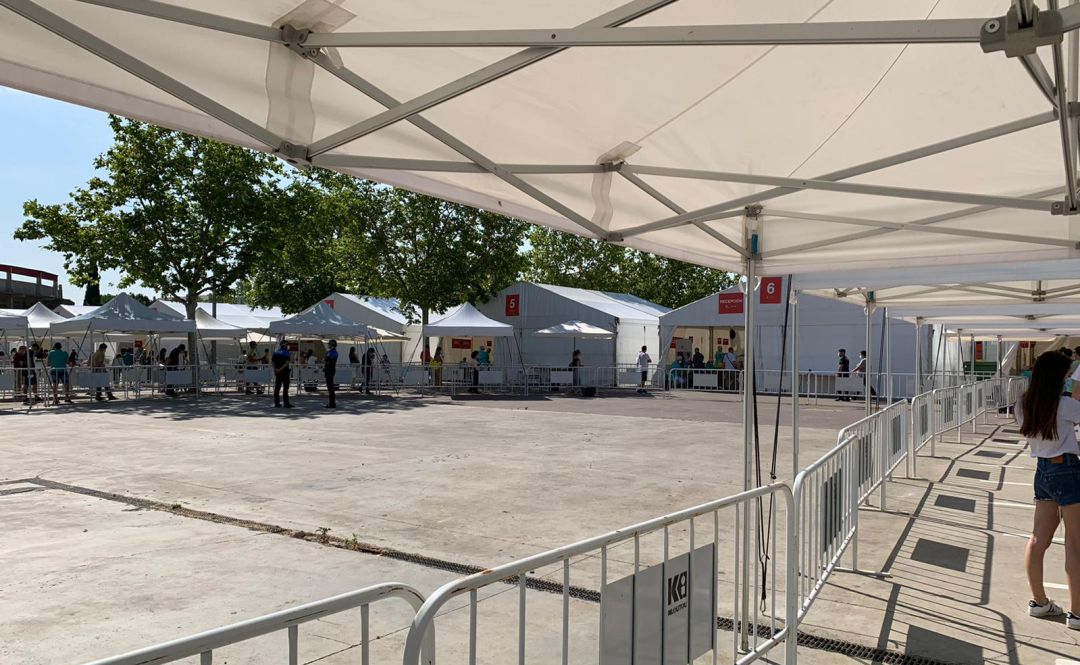 Carpas instaladas en Torrejón de Ardoz para el estudio de seroprevalencia de la Covid-19. Carpas instaladas en Torrejón de Ardoz para el estudio de seroprevalencia de la Covid-19.