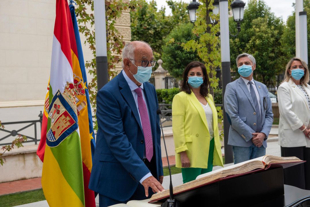 Toma de posesión del Consejero de Educación, Pedro Uruñuela Toma de posesión del Consejero de Educación, Pedro Uruñuela