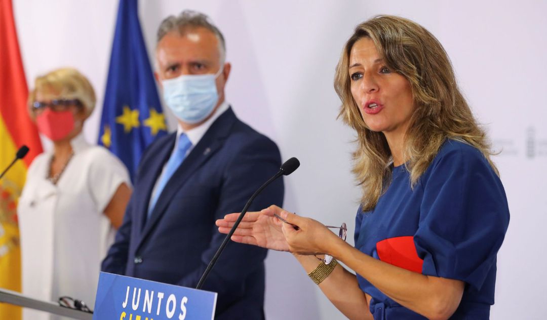 El presidente del Gobierno de Canarias, Ángel Víctor Torres, y la ministra de Trabajo, Yolanda Díaz, firmaron este miércoles en Las Palmas de Gran Canaria. El presidente del Gobierno de Canarias, Ángel Víctor Torres, y la ministra de Trabajo, Yolanda Díaz, firmaron este miércoles en Las Palmas de Gran Canaria.