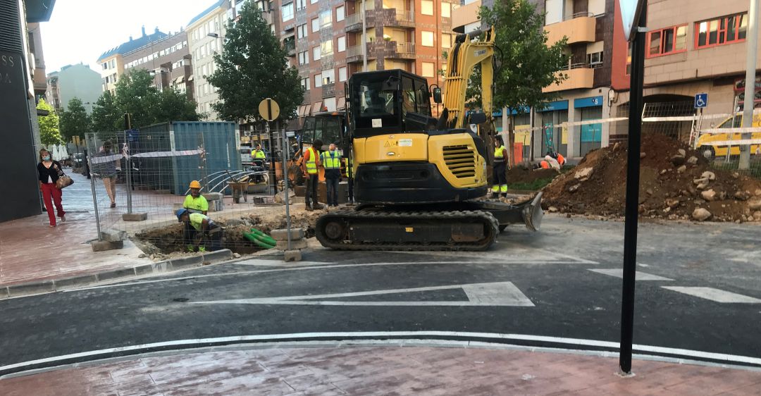 Las obras ocupan parte del asfalto de la Avenida de América Las obras ocupan parte del asfalto de la Avenida de América