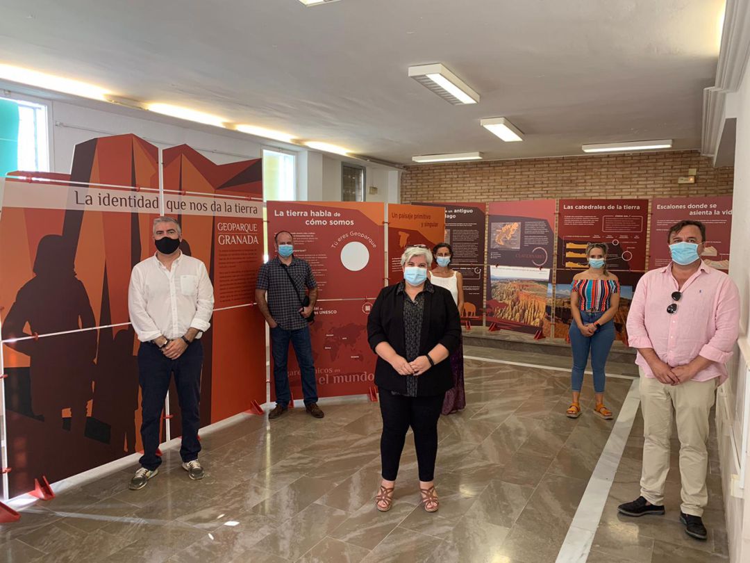 Exposición de la Diputación sobre el Geoparque de Granada en la localidad de Alamedilla Exposición de la Diputación sobre el Geoparque de Granada en la localidad de Alamedilla