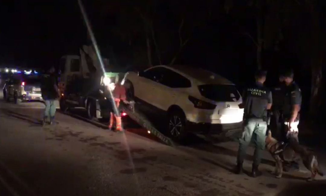 Imagen de archivo de un taxi 'pirata' interceptado en un control policial Imagen de archivo de un taxi 'pirata' interceptado en un control policial