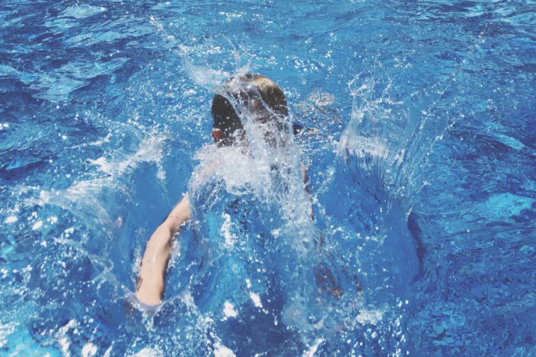 Sorprendidos bañándose en unas piscinas de Palencia de madrugada Sorprendidos bañándose en unas piscinas de Palencia de madrugada