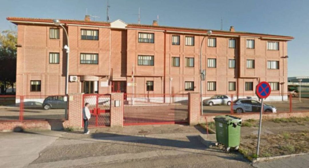 El cuartel de la Guardia Civil de Peñafiel. El cuartel de la Guardia Civil de Peñafiel.