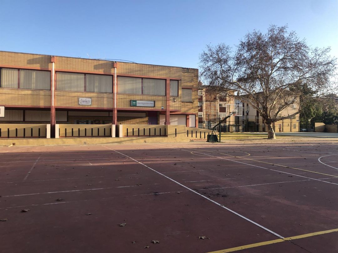 Un colegio en el Polígono Sur de Sevilla en una imagen de archivo Un colegio en el Polígono Sur de Sevilla en una imagen de archivo