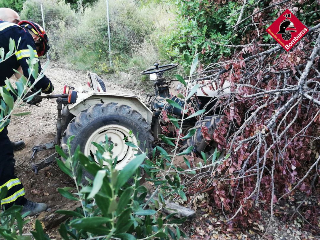 Rescate del agricultor accidentado en Muro de Alcoy Rescate del agricultor accidentado en Muro de Alcoy