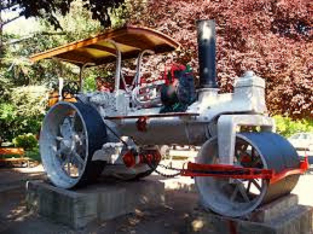 Apisonadora que se ha retirado del parque de Jardinillos Apisonadora que se ha retirado del parque de Jardinillos