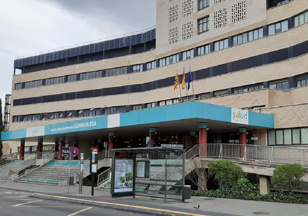 Entrada principal del Hospital Clínico de Zaragoza Entrada principal del Hospital Clínico de Zaragoza