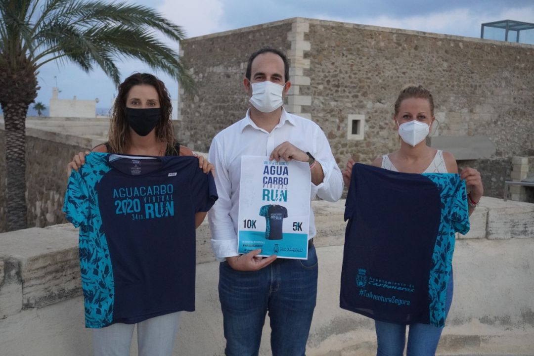 Presentación del cartel y las camisetas del evento. Presentación del cartel y las camisetas del evento.