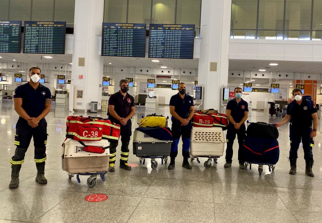 El equipo de bomberos que ha viajado a Beirut desde Málaga El equipo de bomberos que ha viajado a Beirut desde Málaga