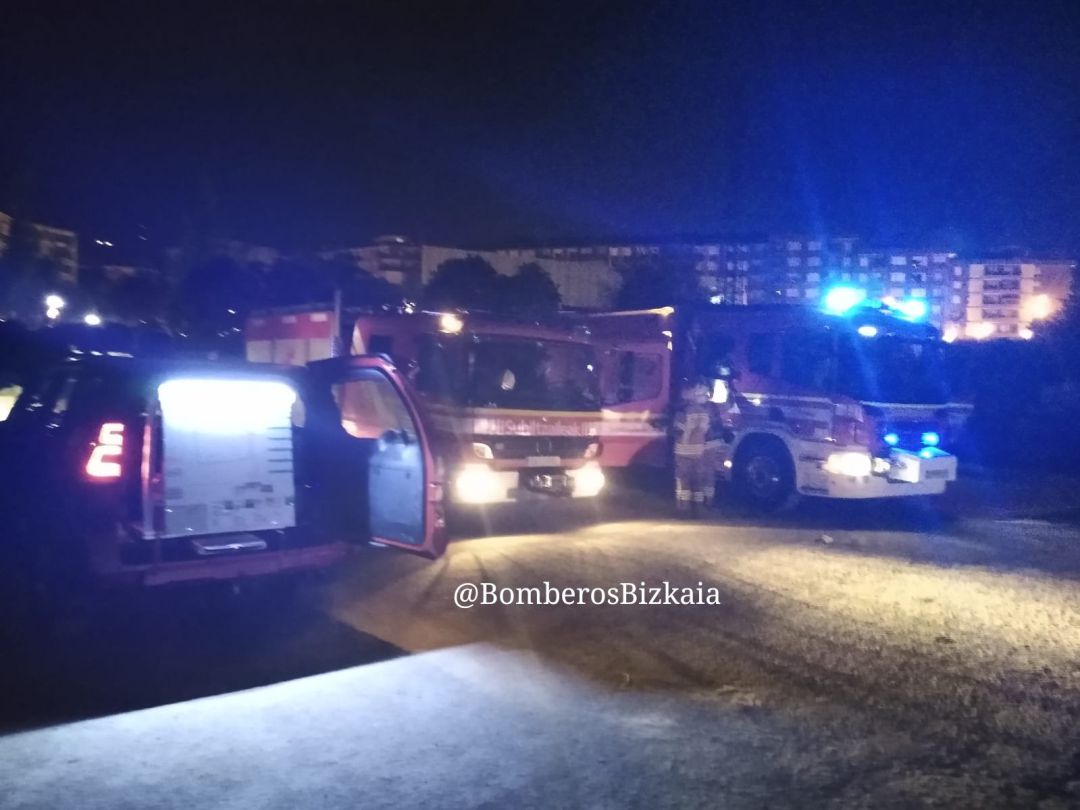Otro incendio ha provocado daños en una empresa dedicada al alquiler de maquinaria ubicada en el polígono de Loiu Otro incendio ha provocado daños en una empresa dedicada al alquiler de maquinaria ubicada en el polígono de Loiu