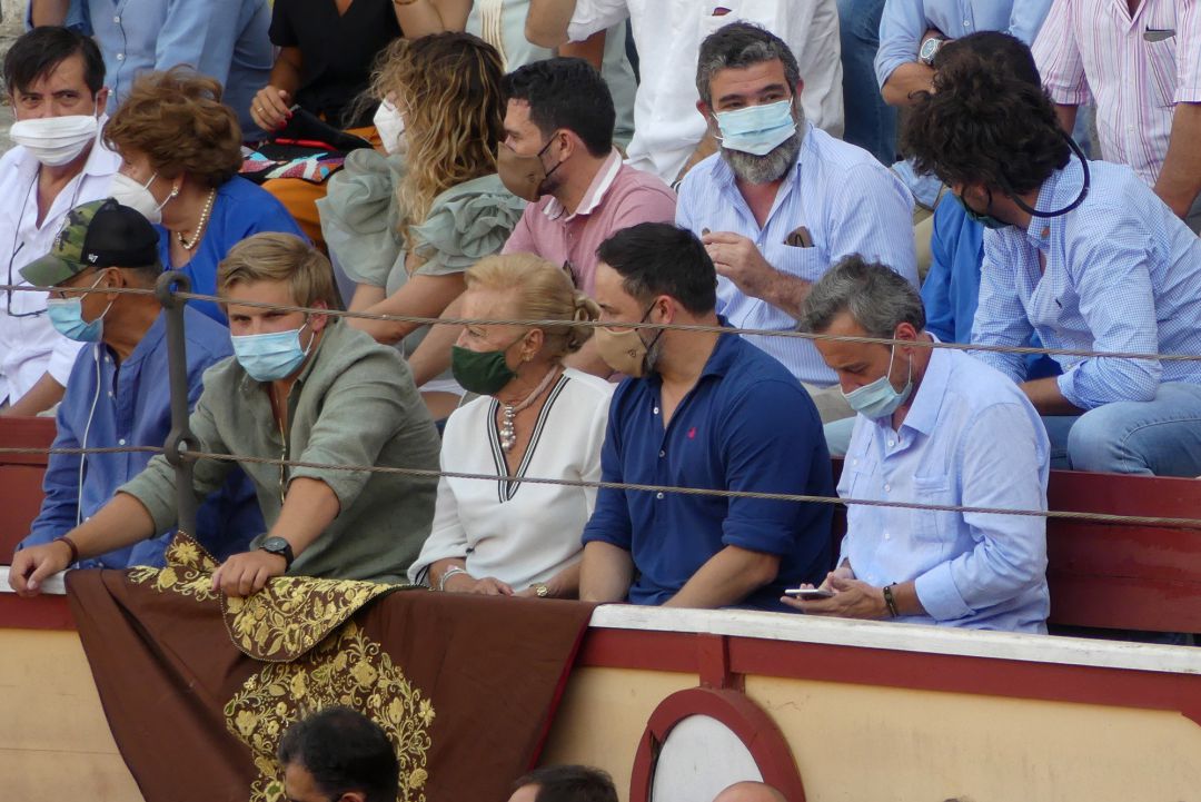 Santiago Abascal, durante la corrida de Enrique Ponce, en El Puerto de Santa María (Cádiz), este jueves. Santiago Abascal, durante la corrida de Enrique Ponce, en El Puerto de Santa María (Cádiz), este jueves.