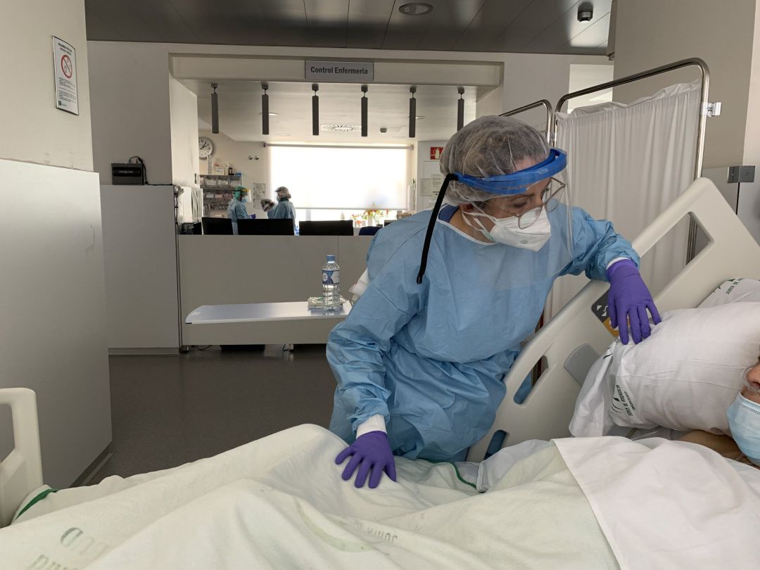 El Hospital Regional de Málaga atiende a más de 3.900 pacientes en el circuito de riesgo biológico de Urgencias durante la pandemia de coronavirus El Hospital Regional de Málaga atiende a más de 3.900 pacientes en el circuito de riesgo biológico de Urgencias durante la pandemia de coronavirus