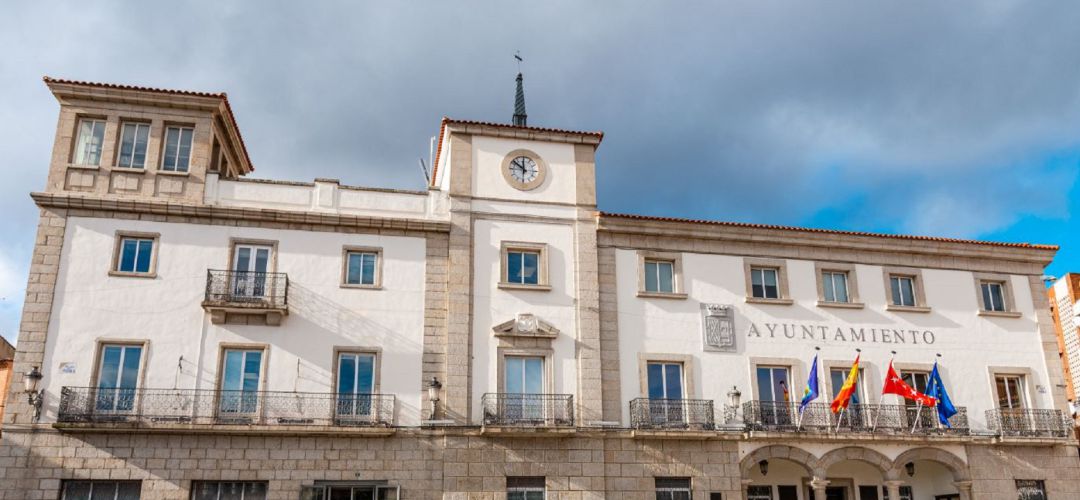 Fachada del Ayuntamiento Fachada del Ayuntamiento