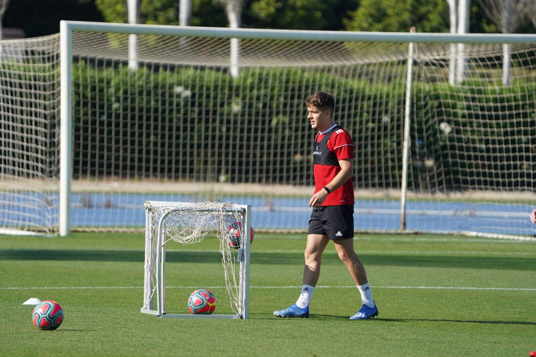 José Corpas en un entrenamiento en el Anexo del Mediterráneo. José Corpas en un entrenamiento en el Anexo del Mediterráneo.