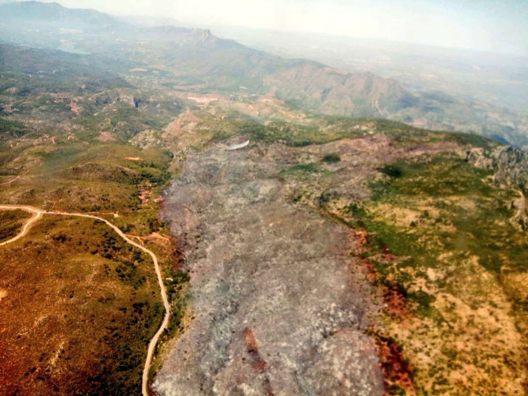 Incendio forestal en Vall de Gallinera Incendio forestal en Vall de Gallinera
