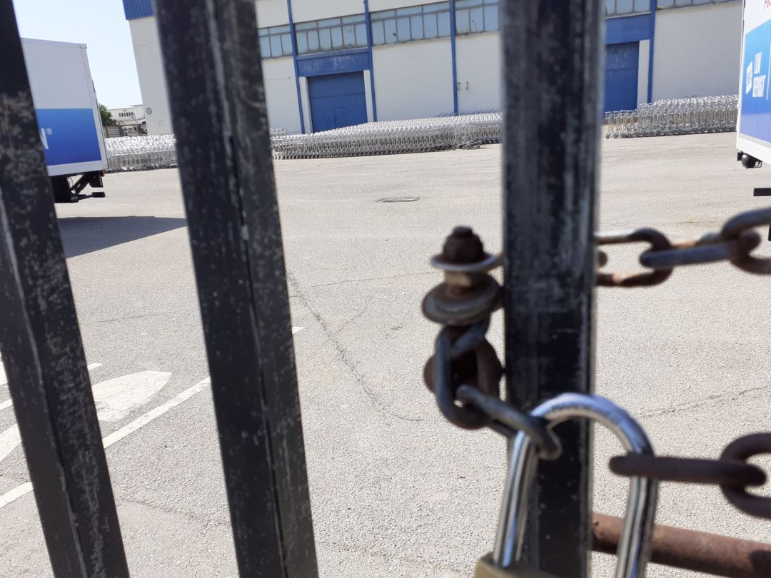 Carros guardados ante la huelga. Carros guardados ante la huelga.