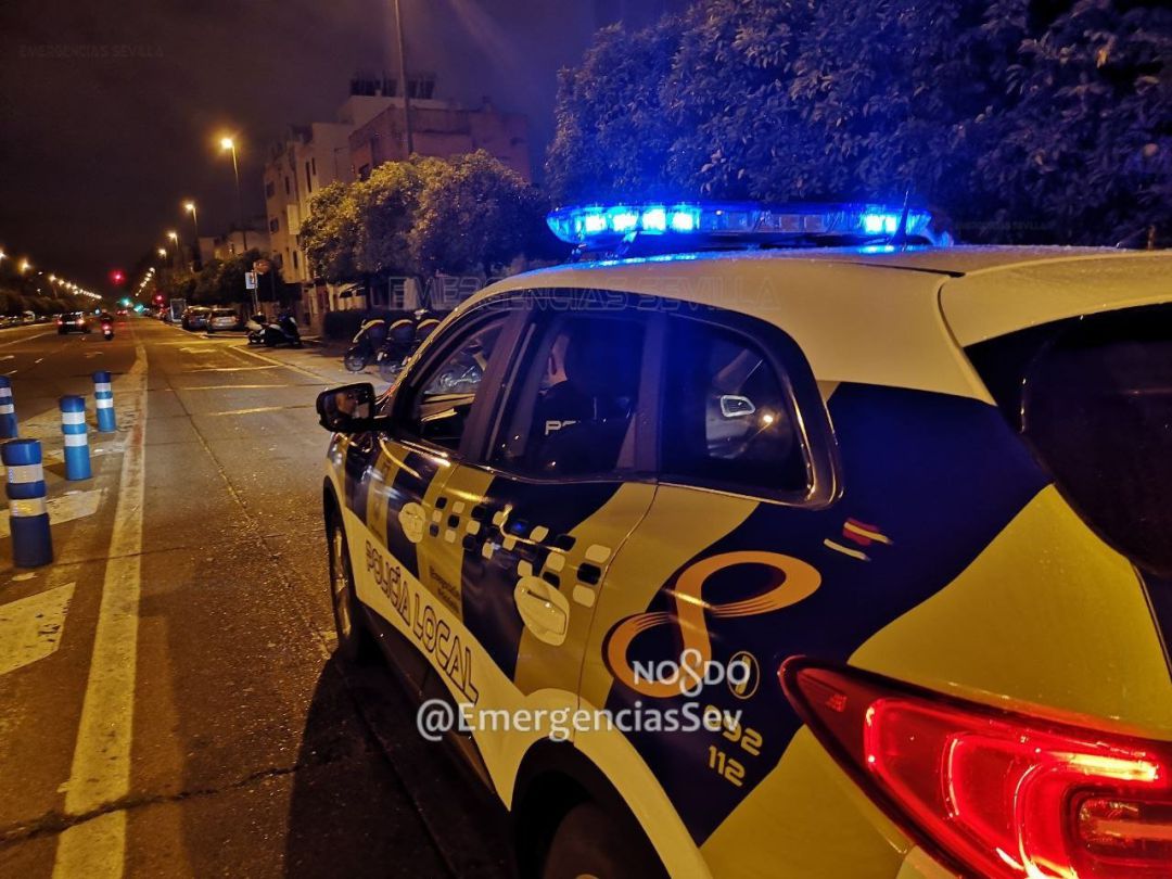 Coche de la Policía Local de Sevilla Coche de la Policía Local de Sevilla