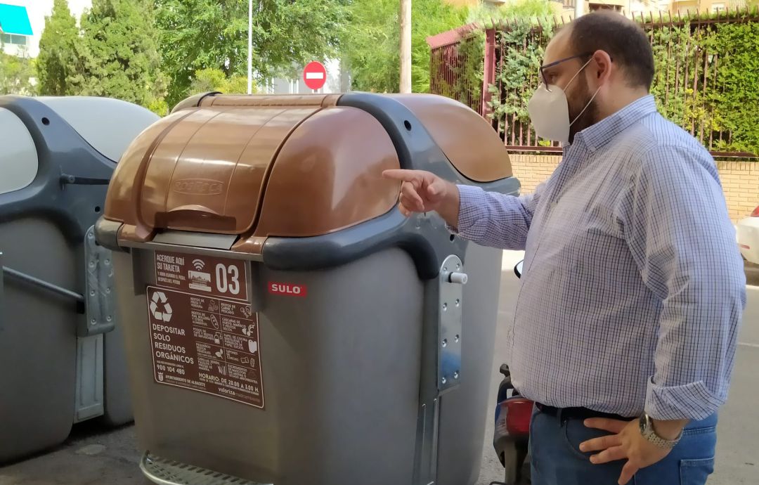El concejal de Sostenibilidad, Julián Ramón, durante la presentación del proyecto piloto El concejal de Sostenibilidad, Julián Ramón, durante la presentación del proyecto piloto