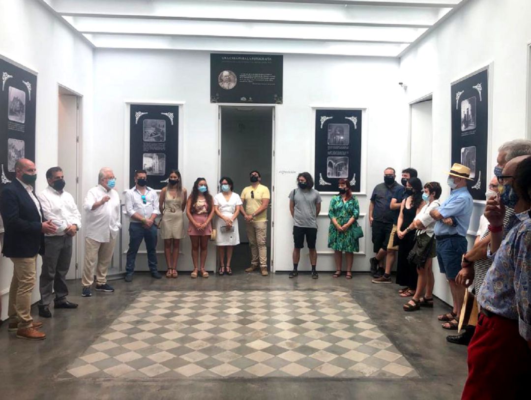 Momento de la inauguración en la Casa Cerdá y Rico, con el diputado, José Luis HIdalgo, y el alcalde, Francisco Javier Justicia, primero y segundo por la izquierda Momento de la inauguración en la Casa Cerdá y Rico, con el diputado, José Luis HIdalgo, y el alcalde, Francisco Javier Justicia, primero y segundo por la izquierda