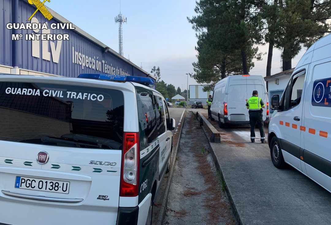 La DGT inspecciona furgonetas de reparto en un operativo especial La DGT inspecciona furgonetas de reparto en un operativo especial
