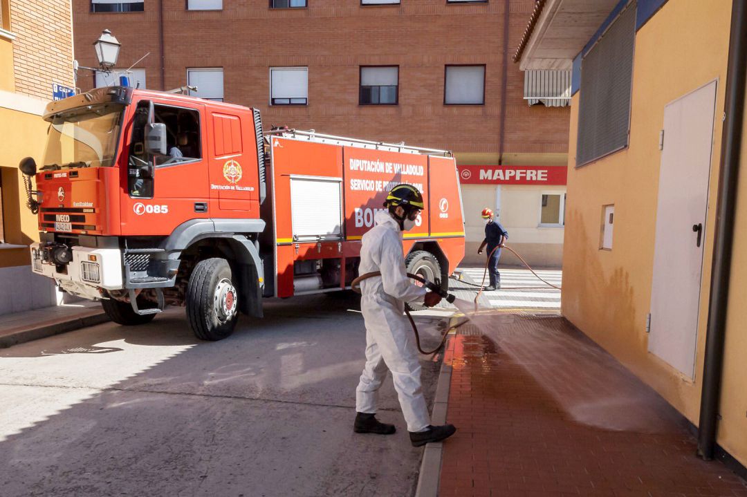 La Diputación de Valladolid lleva a cabo labores de desinfección en Pedrajas e Íscar La Diputación de Valladolid lleva a cabo labores de desinfección en Pedrajas e Íscar