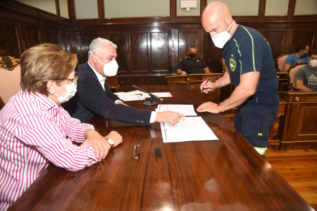 Firma del acuerdo laboral Firma del acuerdo laboral