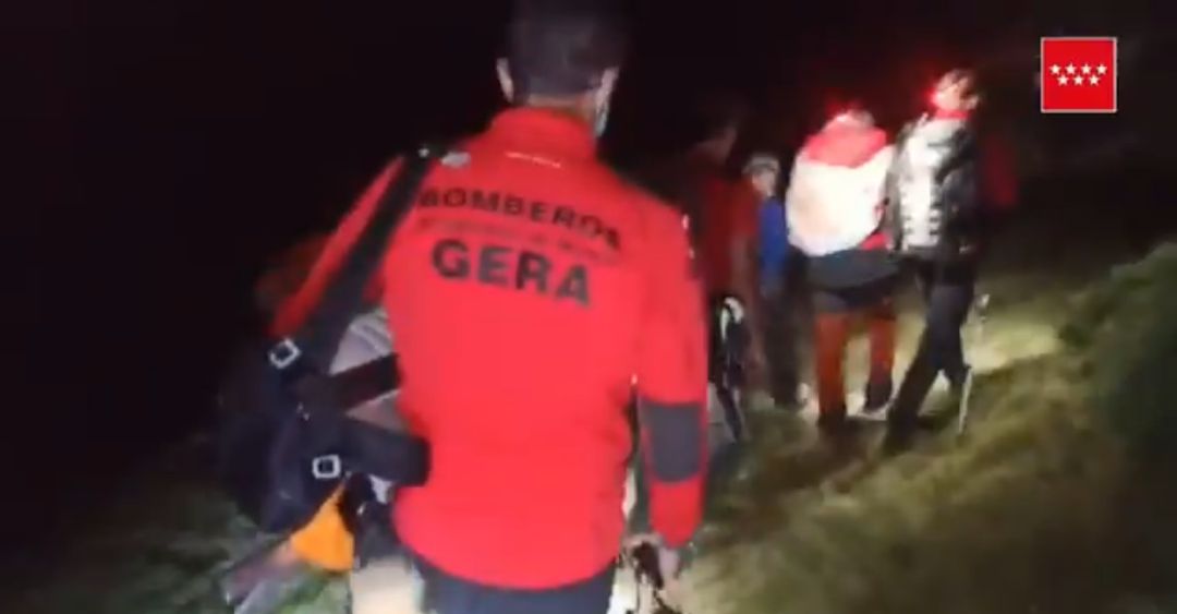 El Grupo Especial de Rescate en Altura de la Comunidad de Madrid durante el descenso El Grupo Especial de Rescate en Altura de la Comunidad de Madrid durante el descenso