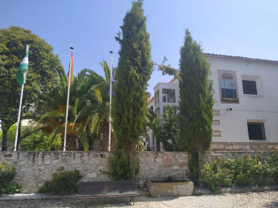 Exterior del Ayuntamiento de Canena Exterior del Ayuntamiento de Canena