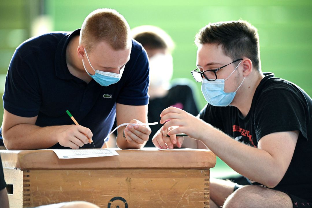 Los institutos han comenzado a abrir en Alemania. Los institutos han comenzado a abrir en Alemania.