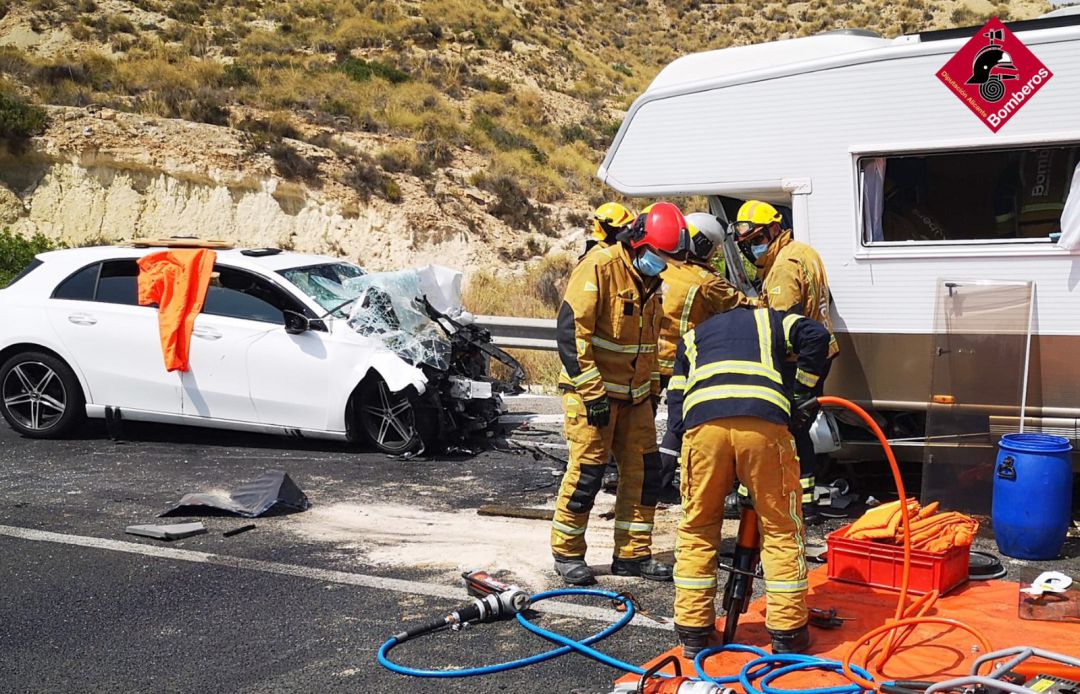 Estado en el que han quedado los dos vehículos siniestrados Estado en el que han quedado los dos vehículos siniestrados