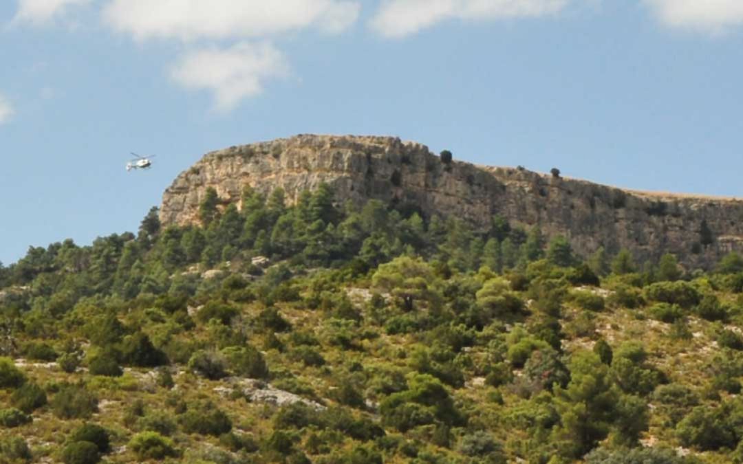 Rescate de la Guardia Civil en la mole rocosa del paraje natural de La Caixa, situada entre los términos municipales de Valderrobres y Beceite (provincia de Teruel) Rescate de la Guardia Civil en la mole rocosa del paraje natural de La Caixa, situada entre los términos municipales de Valderrobres y Beceite (provincia de Teruel)
