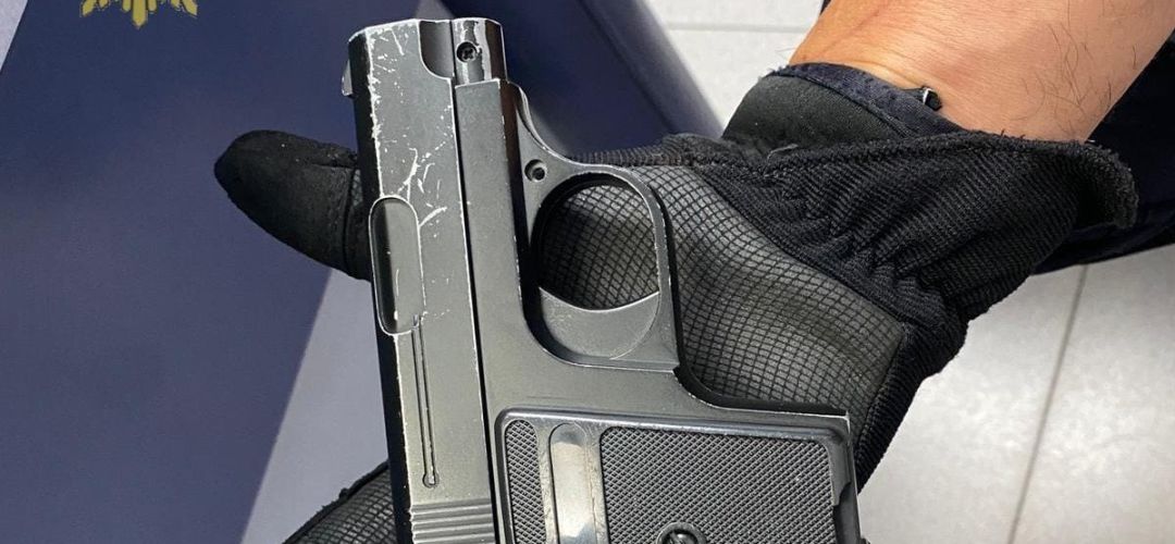 La pistola intervenida simulaba una real
La pistola intervenida simulaba una real