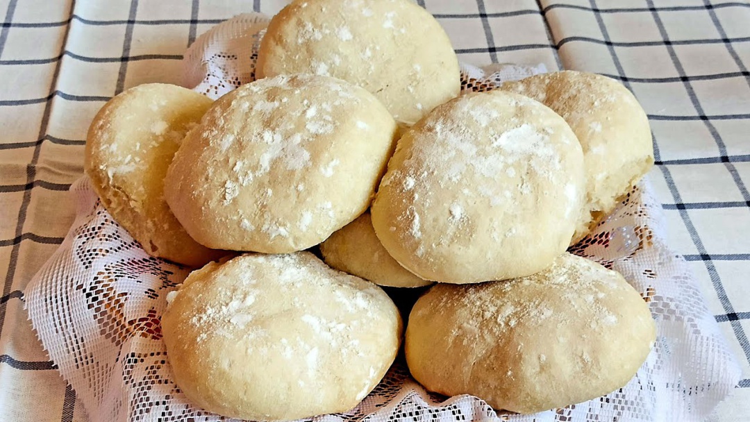Así lucen los 'molletes' tradicionales de Antequera Así lucen los 'molletes' tradicionales de Antequera