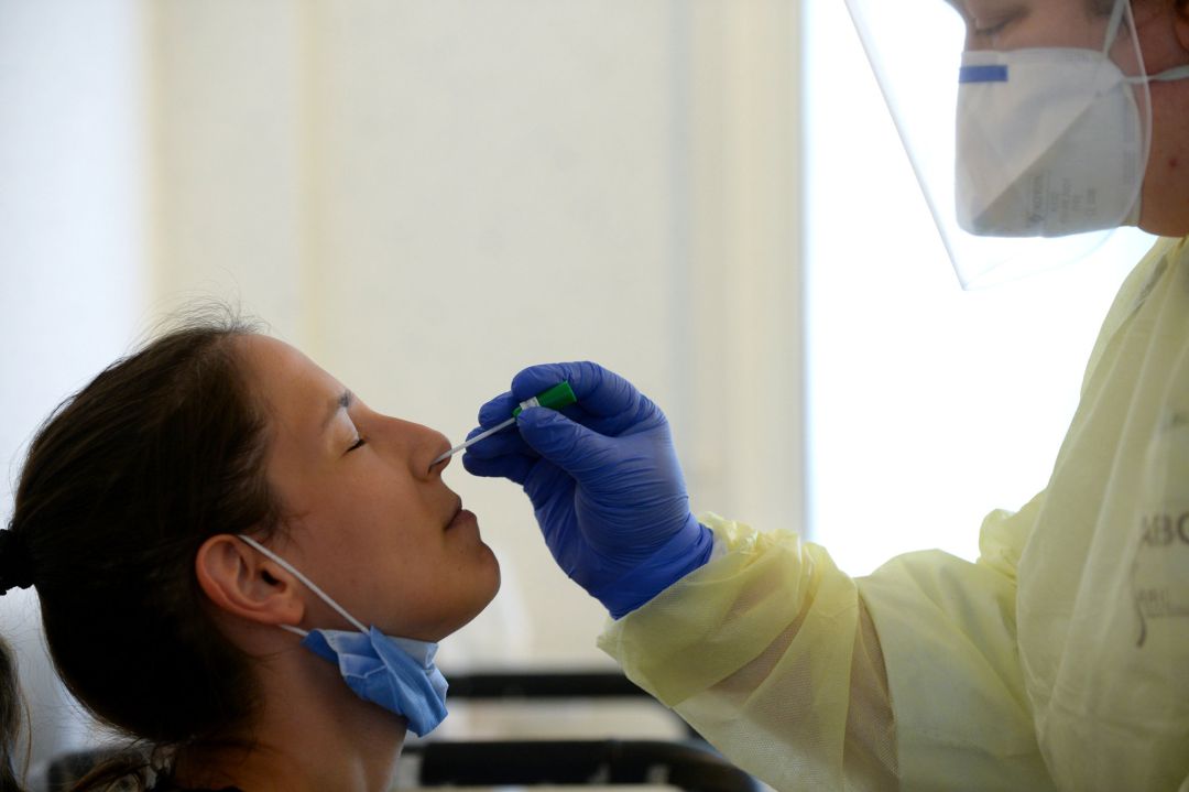 Realización de un test de coronavirus en un hospital de Bruselas Realización de un test de coronavirus en un hospital de Bruselas