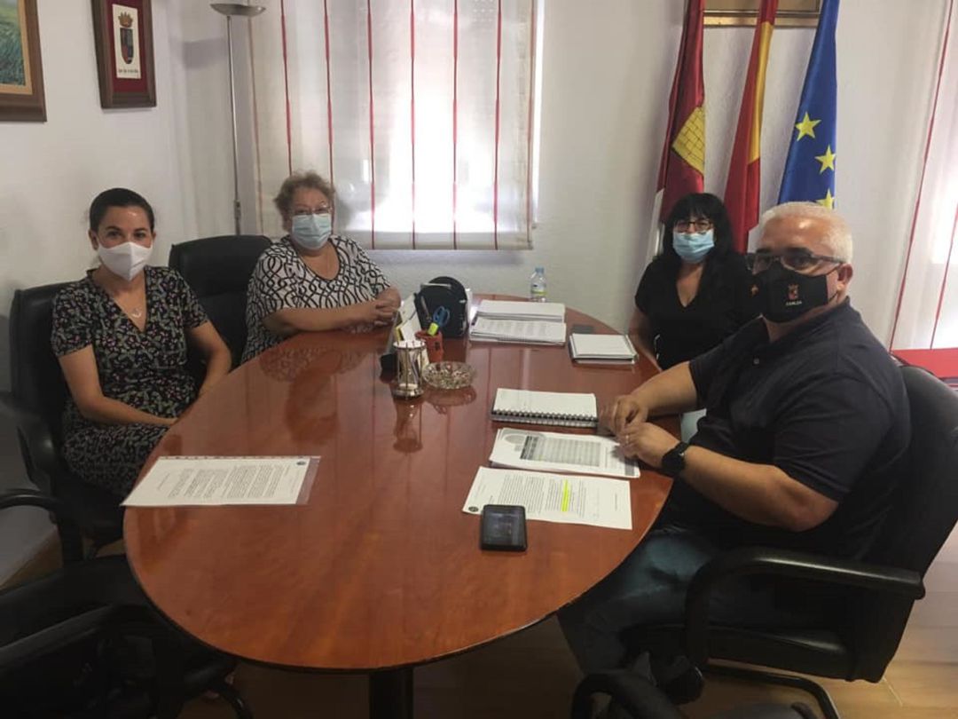 Carlos Ortiz en reunión con la Coordinadora Carlos Ortiz en reunión con la Coordinadora
